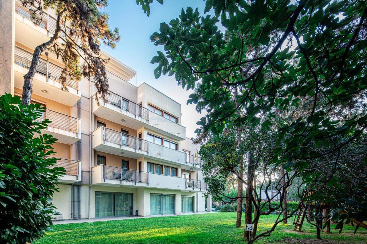 Residence Airone Lignano Sabbiadoro Exterior foto