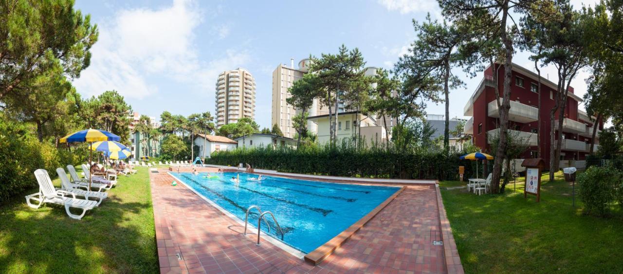 Residence Airone Lignano Sabbiadoro Exterior foto